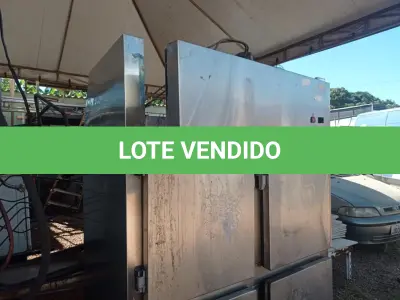 LOTE 642 - 01 GELADEIRA INDUSTRIAL EM INOX. (NO ESTADO) ATENÇÃO! FAZER A VISITAÇÃO ANTES DE ARREMATAR, NÃO SABEMOS SE FUNCIONA. LEILÃO NÃO TEM GARANTIA E NEM DEVOLUÇÃO, SUJEITO A POSSÍVEIS AVARIAS VISÍVEIS/OCULTAS E/OU AUSÊNCIA DE COMPONENTES.