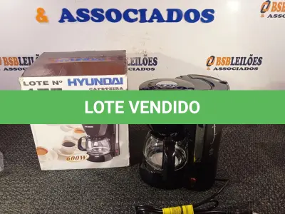 LOTE 177 - 01 - CAFETEIRA ELÉTRICA HYUNDAI P/ 12 XICARAS (NO ESTADO, NÃO SABEMOS SE FUNCIONA. LEILÃO NÃO TEM GARANTIA E NEM DEVOLUÇÃO, SUJEITO A POSSÍVEIS AVARIAS VISÍVEIS/OCULTAS E/OU AUSÊNCIA DE COMPONENTES)