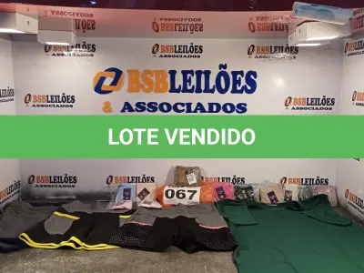 LOTE 067 - 15 – PEÇAS DE ROUPAS FEMININAS DIVERSAS (NO ESTADO, NÃO SABEMOS SE FUNCIONA. LEILÃO NÃO TEM GARANTIA E NEM DEVOLUÇÃO, SUJEITO A POSSÍVEIS AVARIAS VISÍVEIS/OCULTAS E/OU AUSÊNCIA DE COMPONENTES)
