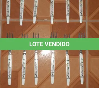 LOTE 131 - LOTE COM: TALHERES ANTIGOS DÉC. 70 - 24 PEÇAS (NO ESTADO)