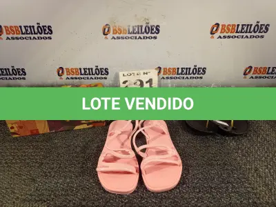 LOTE 291 - 03 – PARES DE CALÇADOS FEMININO Nº 37 (NO ESTADO, NÃO SABEMOS SE FUNCIONA. LEILÃO NÃO TEM GARANTIA E NEM DEVOLUÇÃO, SUJEITO A POSSÍVEIS AVARIAS VISÍVEIS/OCULTAS E/OU AUSÊNCIA DE COMPONENTES)