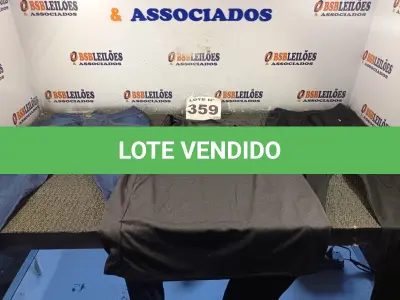 LOTE 359 - 06 – PEÇAS DE ROUPAS MASCULINAS (NO ESTADO, NÃO SABEMOS SE FUNCIONA. LEILÃO NÃO TEM GARANTIA E NEM DEVOLUÇÃO, SUJEITO A POSSÍVEIS AVARIAS VISÍVEIS/OCULTAS E/OU AUSÊNCIA DE COMPONENTES)