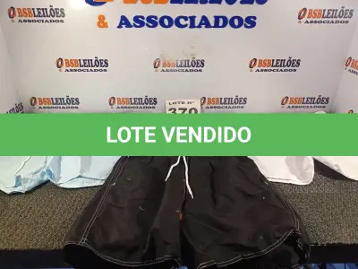 LOTE 370 - 05 – BERMUDAS MASCULINAS DIVERSAS (NO ESTADO, NÃO SABEMOS SE FUNCIONA. LEILÃO NÃO TEM GARANTIA E NEM DEVOLUÇÃO, SUJEITO A POSSÍVEIS AVARIAS VISÍVEIS/OCULTAS E/OU AUSÊNCIA DE COMPONENTES)