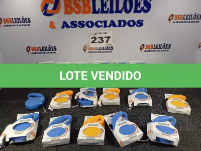 LOTE 237 - 17 - GUIAS RETRÁTIL P/COLEIRA 5 METROS PARA PETS COM TRAVA (NO ESTADO, NÃO SABEMOS SE FUNCIONA. LEILÃO NÃO TEM GARANTIA E NEM DEVOLUÇÃO, SUJEITO A POSSÍVEIS AVARIAS VISÍVEIS/OCULTAS E/OU AUSÊNCIA DE COMPONENTES)