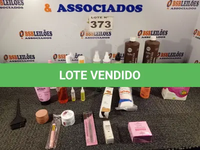 LOTE 373 - 25 - COSMÉTICOS DIVERSOS (NO ESTADO, NÃO SABEMOS SE FUNCIONA. LEILÃO NÃO TEM GARANTIA E NEM DEVOLUÇÃO, SUJEITO A POSSÍVEIS AVARIAS VISÍVEIS/OCULTAS E/OU AUSÊNCIA DE COMPONENTES)