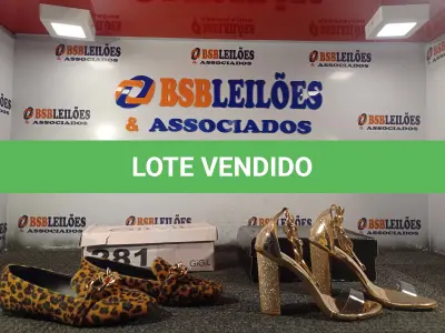 LOTE 281 - 02 – PARES DE CALÇADOS FEMININO Nº 37 (NO ESTADO, NÃO SABEMOS SE FUNCIONA. LEILÃO NÃO TEM GARANTIA E NEM DEVOLUÇÃO, SUJEITO A POSSÍVEIS AVARIAS VISÍVEIS/OCULTAS E/OU AUSÊNCIA DE COMPONENTES)