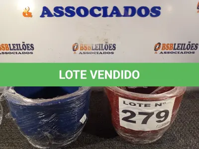 LOTE 279 - 02 - VASOS DE PLANTAS (NO ESTADO, NÃO SABEMOS SE FUNCIONA. LEILÃO NÃO TEM GARANTIA E NEM DEVOLUÇÃO, SUJEITO A POSSÍVEIS AVARIAS VISÍVEIS/OCULTAS E/OU AUSÊNCIA DE COMPONENTES)