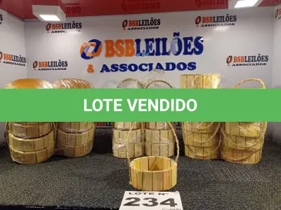 LOTE 234 - 36 – CESTAS DE MADEIRA (NO ESTADO, NÃO SABEMOS SE FUNCIONA. LEILÃO NÃO TEM GARANTIA E NEM DEVOLUÇÃO, SUJEITO A POSSÍVEIS AVARIAS VISÍVEIS/OCULTAS E/OU AUSÊNCIA DE COMPONENTES)