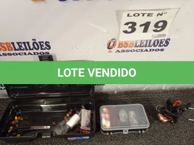 LOTE 319 - 01 - KIT DE PESCA 1 VARA 1 MOLINETE + ITENS (NO ESTADO, NÃO SABEMOS SE FUNCIONA. LEILÃO NÃO TEM GARANTIA E NEM DEVOLUÇÃO, SUJEITO A POSSÍVEIS AVARIAS VISÍVEIS/OCULTAS E/OU AUSÊNCIA DE COMPONENTES)