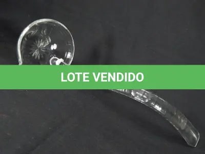 LOTE 061 - PONCHEIRA LAPIDADAS À MÃO  12 CANECAS, PONCHEIRA E CONCHA. . ALT. 26CM. (NO ESTADO)
