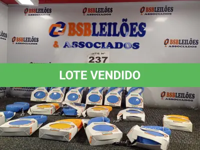 LOTE 237 - 17 - GUIAS RETRÁTIL P/COLEIRA 5 METROS PARA PETS COM TRAVA (NO ESTADO, NÃO SABEMOS SE FUNCIONA. LEILÃO NÃO TEM GARANTIA E NEM DEVOLUÇÃO, SUJEITO A POSSÍVEIS AVARIAS VISÍVEIS/OCULTAS E/OU AUSÊNCIA DE COMPONENTES)