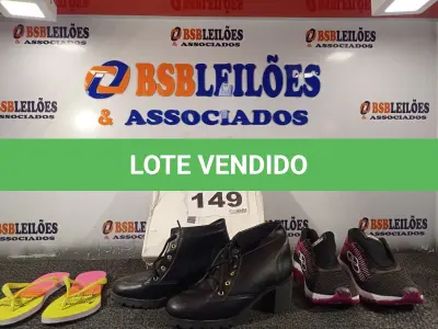 LOTE 149 - 03 – PARES DE CALÇADOS FEMININOS Nº 36 (NO ESTADO, NÃO SABEMOS SE FUNCIONA. LEILÃO NÃO TEM GARANTIA E NEM DEVOLUÇÃO, SUJEITO A POSSÍVEIS AVARIAS VISÍVEIS/OCULTAS E/OU AUSÊNCIA DE COMPONENTES)