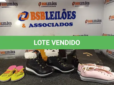 LOTE 125 - 03 – PARES DE CALÇADOS FEMININOS Nº 36 (NO ESTADO, NÃO SABEMOS SE FUNCIONA. LEILÃO NÃO TEM GARANTIA E NEM DEVOLUÇÃO, SUJEITO A POSSÍVEIS AVARIAS VISÍVEIS/OCULTAS E/OU AUSÊNCIA DE COMPONENTES)