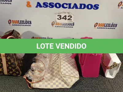 LOTE 342 - 04 – BOLSAS DIVERSAS (NO ESTADO, NÃO SABEMOS SE FUNCIONA. LEILÃO NÃO TEM GARANTIA E NEM DEVOLUÇÃO, SUJEITO A POSSÍVEIS AVARIAS VISÍVEIS/OCULTAS E/OU AUSÊNCIA DE COMPONENTES)