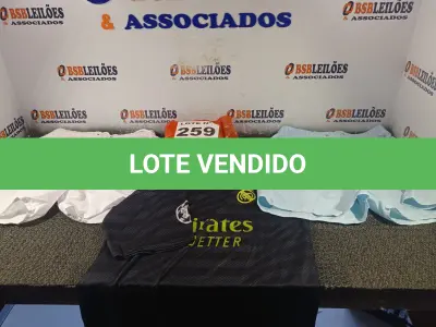 LOTE 259 - 10 – PEÇAS DE ROUPAS MASCULINAS DIVERSAS (NO ESTADO, NÃO SABEMOS SE FUNCIONA. LEILÃO NÃO TEM GARANTIA E NEM DEVOLUÇÃO, SUJEITO A POSSÍVEIS AVARIAS VISÍVEIS/OCULTAS E/OU AUSÊNCIA DE COMPONENTES)