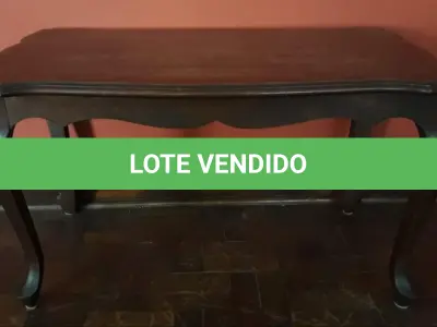 LOTE 164 - MESA DE CENTRO EM MADEIRA EMBUIA 45X79X44(NO ESTADO)
