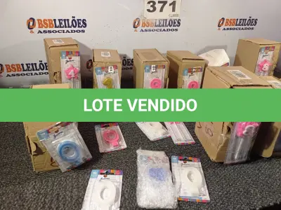 LOTE 371 - 01 - LOTE COM VÁRIAS VELAS DE ANIVERSARIO (NO ESTADO, NÃO SABEMOS SE FUNCIONA. LEILÃO NÃO TEM GARANTIA E NEM DEVOLUÇÃO, SUJEITO A POSSÍVEIS AVARIAS VISÍVEIS/OCULTAS E/OU AUSÊNCIA DE COMPONENTES)
