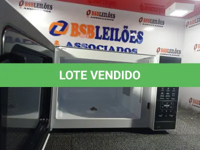 LOTE 290 - 01 - MICRO-ONDAS BRITÂNIA 34 LITROS PORTA ESPELHADA 220VOLTS (NO ESTADO, NÃO SABEMOS SE FUNCIONA. LEILÃO NÃO TEM GARANTIA E NEM DEVOLUÇÃO, SUJEITO A POSSÍVEIS AVARIAS VISÍVEIS/OCULTAS E/OU AUSÊNCIA DE COMPONENTES)