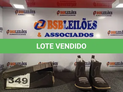 LOTE 349 - 02 – PARES DE CALÇADOS Nº 36 (NO ESTADO, NÃO SABEMOS SE FUNCIONA. LEILÃO NÃO TEM GARANTIA E NEM DEVOLUÇÃO, SUJEITO A POSSÍVEIS AVARIAS VISÍVEIS/OCULTAS E/OU AUSÊNCIA DE COMPONENTES)