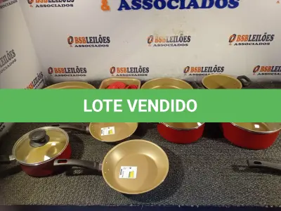 LOTE 301 - 01 - JOGO DE PANELA TRAMONTINA 15 PEÇAS (NO ESTADO, NÃO SABEMOS SE FUNCIONA. LEILÃO NÃO TEM GARANTIA E NEM DEVOLUÇÃO, SUJEITO A POSSÍVEIS AVARIAS VISÍVEIS/OCULTAS E/OU AUSÊNCIA DE COMPONENTES)