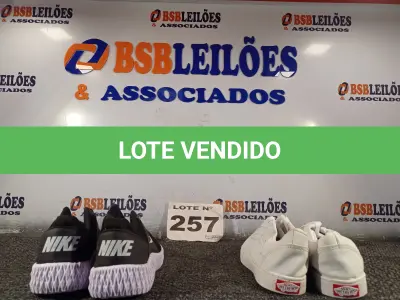 LOTE 257 - 02 – PARES DE CALÇADOS MASCULINO Nº 38 (NO ESTADO, NÃO SABEMOS SE FUNCIONA. LEILÃO NÃO TEM GARANTIA E NEM DEVOLUÇÃO, SUJEITO A POSSÍVEIS AVARIAS VISÍVEIS/OCULTAS E/OU AUSÊNCIA DE COMPONENTES)