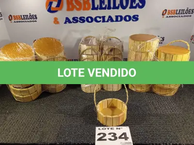 LOTE 234 - 36 – CESTAS DE MADEIRA (NO ESTADO, NÃO SABEMOS SE FUNCIONA. LEILÃO NÃO TEM GARANTIA E NEM DEVOLUÇÃO, SUJEITO A POSSÍVEIS AVARIAS VISÍVEIS/OCULTAS E/OU AUSÊNCIA DE COMPONENTES)