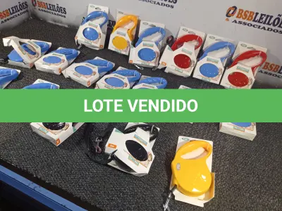 LOTE 262 - 18 - GUIAS RETRÁTIL P/COLEIRA 5 METROS PARA PETS COM TRAVA (NO ESTADO, NÃO SABEMOS SE FUNCIONA. LEILÃO NÃO TEM GARANTIA E NEM DEVOLUÇÃO, SUJEITO A POSSÍVEIS AVARIAS VISÍVEIS/OCULTAS E/OU AUSÊNCIA DE COMPONENTES)