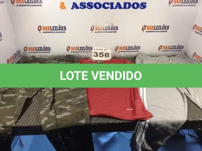LOTE 358 - 08 – PEÇAS DE ROUPAS MASCULINAS (NO ESTADO, NÃO SABEMOS SE FUNCIONA. LEILÃO NÃO TEM GARANTIA E NEM DEVOLUÇÃO, SUJEITO A POSSÍVEIS AVARIAS VISÍVEIS/OCULTAS E/OU AUSÊNCIA DE COMPONENTES)