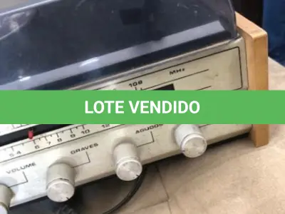 LOTE 272 - VITROLA SONATA BEM RARA, EM BOM ESTADO CONSERVAÇÃO, LIGANDO (NO ESTADO)