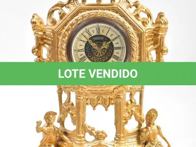 LOTE 202 - RELÓGIO DE MESA ALEMÃO, ANTIMÔNIO REVESTIDA A OURO, 38 CM DE ALTURA (NO ESTADO)