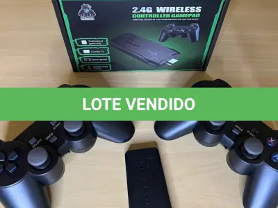 LOTE 027 - 01 VIDEOGAME STICKER COM 2 CONTROLES E CENTENAS DE JOGOS EMBUTIDOS(NO ESTADO)
