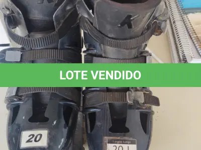 LOTE 417 - PAR DE KANGOO JUMPS TAMANHO L (NO ESTADO)