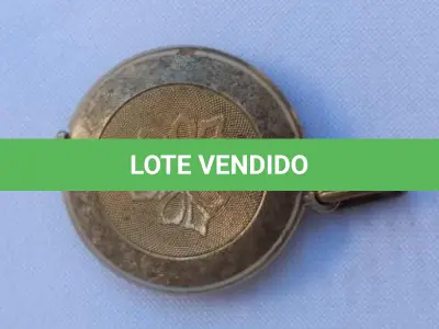 LOTE 330 - LOTE COM RELÓGIO PINGENTE ANTIGO MAIS UM RELÓGIO DE DE BOLSO(NO ESTADO)