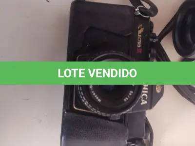 LOTE 418 - LOTE COM CÂMARAS E FILMADORA E UM TRIPÉS MÁQUINA DE BARBEAR ANTIGA  (NO ESTADO)