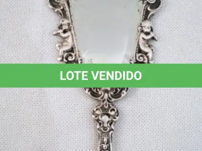 LOTE 215 - ESPELHO DE MÃO EM CRISTAL, ESTILO PORTUGUÊS, 26 CM (NO ESTADO)