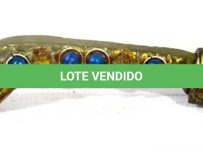 LOTE 220 - DOIS PUNHAIS EM BRONZE,18CM (FALTAM ALGUMAS PEDRAS) (NO ESTADO)