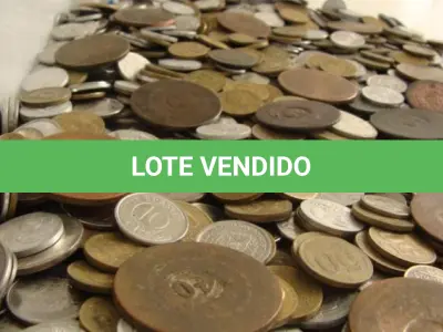 LOTE 320 - COLEÇAO COM COM 15 QUILOS DE MOEDAS MISTAS E RARAS GUARDADAS A ANOS (NO ESTADO)