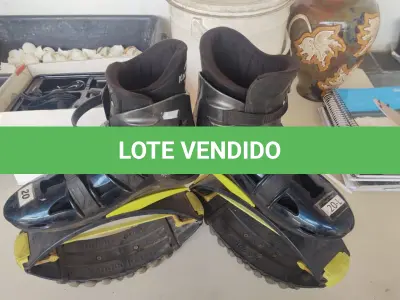 LOTE 417 - PAR DE KANGOO JUMPS TAMANHO L (NO ESTADO)