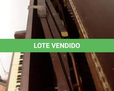 LOTE 228 - PIANO ANTIGO 145 X 60 X 136 CM. SEM A BANQUETA, PIANO EM ÓTIMO ESTADO DE CONSERVAÇÃO, (NO ESTADO)