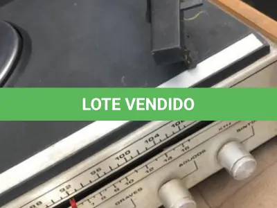 LOTE 272 - VITROLA SONATA BEM RARA, EM BOM ESTADO CONSERVAÇÃO, LIGANDO (NO ESTADO)