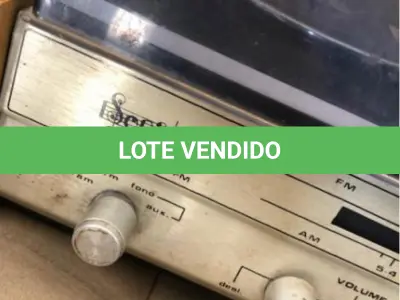 LOTE 272 - VITROLA SONATA BEM RARA, EM BOM ESTADO CONSERVAÇÃO, LIGANDO (NO ESTADO)