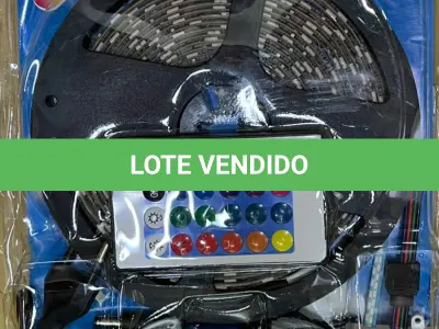LOTE 035 - 01 FITA LED DE 5 METROS COM CONTROLE REMOTO E DIVERSAS TROCAS DE CORES NO CONTROLE(NO ESTADO)