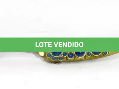 LOTE 220 - DOIS PUNHAIS EM BRONZE,18CM (FALTAM ALGUMAS PEDRAS) (NO ESTADO)