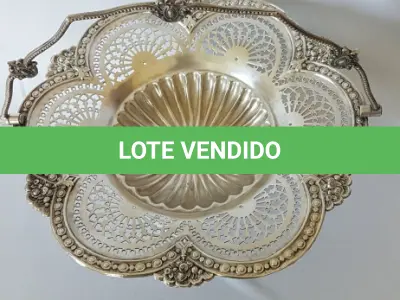LOTE 287 - LINDA CESTA ESPESSURADA A PRATA MED 23 CM ALT E 28 CM DE DIÂMETRO.(NO ESTADO)