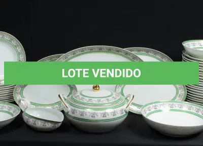 LOTE 298 - JOGO DE JANTAR SCHMIDT,SANTA CATARINA - PARTE DE UM APARELHO DE JANTAR DE PORCELANA BRASILEIRA, COM 43 PEÇAS. (NO ESTADO)