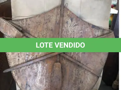 LOTE 269 - BRASÃO MUITO  ANTIGO COM ÓTIMOS DETALHES 60X 30CM (NO ESTADO)