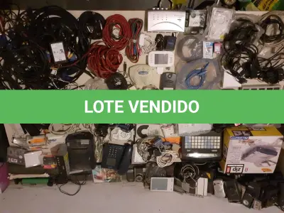 LOTE 464 - LOTE COM DIVERSOS ITENS INFORMÁTICAS CABOS PEÇAS, IMPRESSORAS (NO ESTADO)