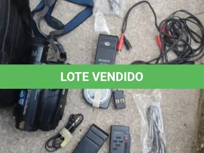 LOTE 541 - LOTE COM PROJETORES FILMADORA MAIS SLIDES (NO ESTADO)