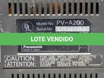 LOTE 465 - ANTIGO VÍDEO CASSETE VHS PORTÁTIL PANASONIC OMNIVISION, MODELO TV-5000, 127V, (NO ESTADO)