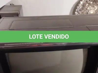 LOTE 475 - TV ANTIGA PHILIPS FUNCIONA ATÉ MOMENTO SEM GARANTIA FUTURAS (NO ESTADO)